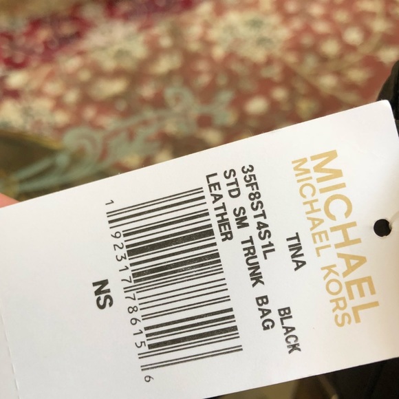 Authentic Michael Kors Tina studded satchel - Picture 6 of 8